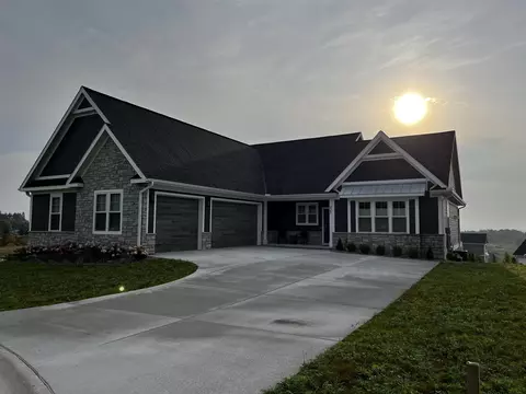225 Vineyard Rdg #43, Traverse City, MI 49686