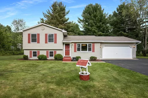 8935 Red Pne, Lake Ann, MI 49650