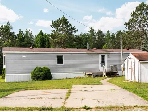 187 Yellow Pne, Cadillac, MI 49601