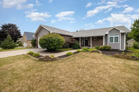 1328 Crestwood, Mount Pleasant, MI 48858