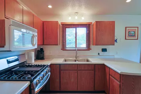 3729 E Millbrook, Mount Pleasant, MI 48858 photo 8