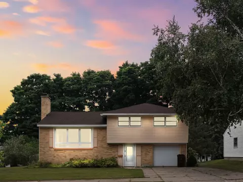 412 Crestview, Cadillac, MI 49601