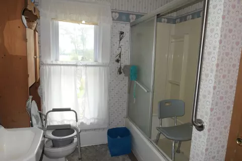 Bath - 5675 N Pendell, Elwell, MI 48832 photo 1 of 2