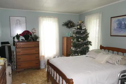 Bedroom - 5675 N Pendell, Elwell, MI 48832 photo 1 of 3