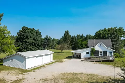 6480 Garfield Rd S, Kingsley, MI 49649
