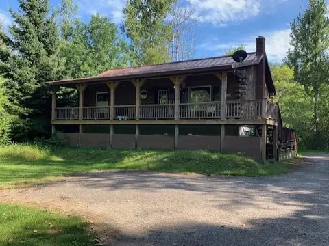881 Meadow, Tawas City, MI 48763