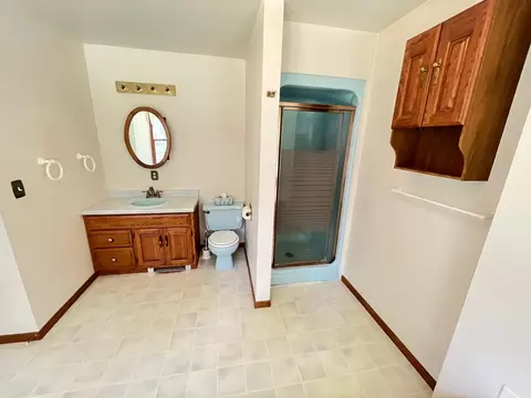 Bath - 1344 E Cassaday, Hope, MI 48628 photo 1 of 5