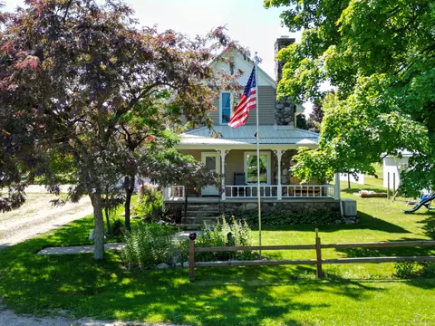 422 E Pne, Blanchard, MI 49310