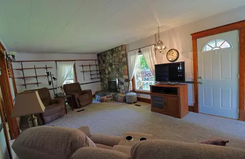 422 E Pne, Blanchard, MI 49310 photo 7