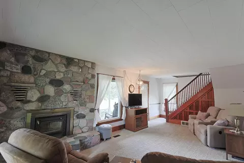 422 E Pne, Blanchard, MI 49310 photo 8