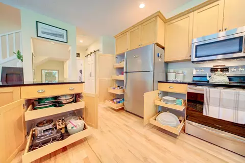 Kitchen - 9601 E Stonehouse, Suttons Bay, MI 49682 photo 9 of 9