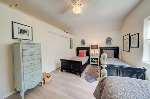 Bedroom - 9601 E Stonehouse, Suttons Bay, MI 49682 photo 11 of 16