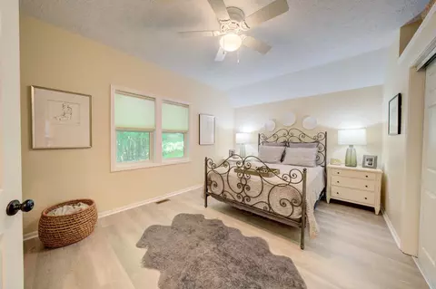 Bedroom - 9601 E Stonehouse, Suttons Bay, MI 49682 photo 8 of 16