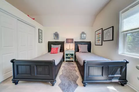 Bedroom - 9601 E Stonehouse, Suttons Bay, MI 49682 photo 14 of 16