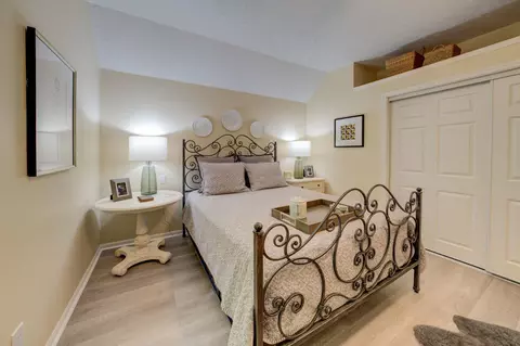 Bedroom - 9601 E Stonehouse, Suttons Bay, MI 49682 photo 9 of 16