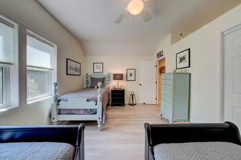 Bedroom - 9601 E Stonehouse, Suttons Bay, MI 49682 photo 13 of 16