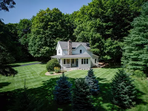 9601 E Stonehouse, Suttons Bay, MI 49682