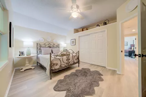 Bedroom - 9601 E Stonehouse, Suttons Bay, MI 49682 photo 6 of 16