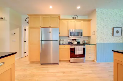 Kitchen - 9601 E Stonehouse, Suttons Bay, MI 49682 photo 3 of 9