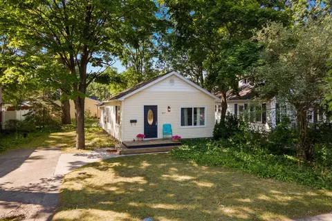 311 W Fifteenth, Traverse City, MI 49684
