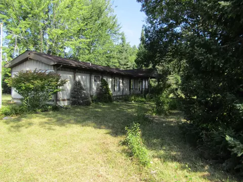 1065 Schemp, Lupton, MI 48635