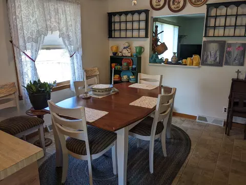 Dining - 880 Richland, Lupton, MI 48635 photo 1 of 2