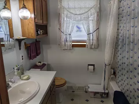 Bath - 880 Richland, Lupton, MI 48635 photo 1 of 1