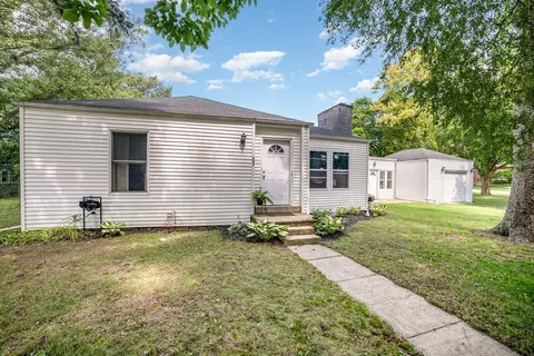 Exterior - 302 W Hall, Shepherd, MI 48883 photo 2 of 3