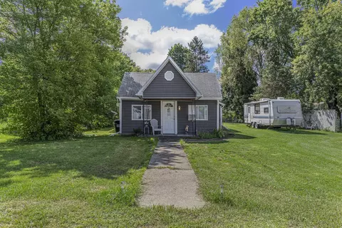112 E John, Mesick, MI 49668