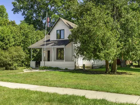 518 Corning, Frankfort, MI 49635