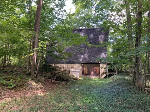 1639 W Burdickville, Maple City, MI 49664