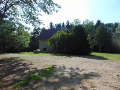 Exterior - 1335 E Grant, Ithaca, MI 48847 photo 8 of 9