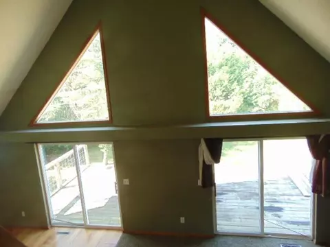 Living - 1335 E Grant, Ithaca, MI 48847 photo 5 of 5