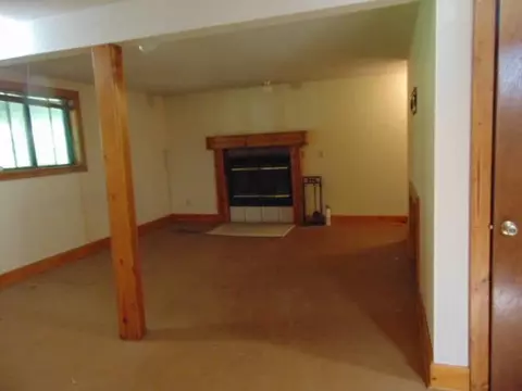 Living - 1335 E Grant, Ithaca, MI 48847 photo 1 of 5