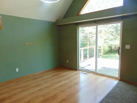 Living - 1335 E Grant, Ithaca, MI 48847 photo 3 of 5