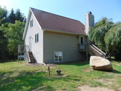 Exterior - 1335 E Grant, Ithaca, MI 48847 photo 2 of 9
