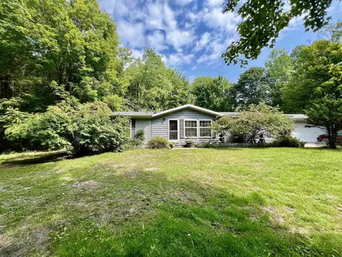 11287 N Lakeside, Shepherd, MI 48883