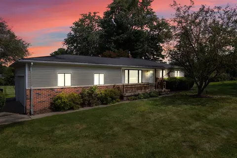 3261 E Maple, Burton, MI 48529