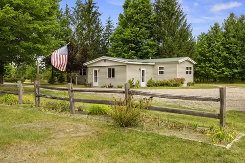 1473 N Lamb, Interlochen, MI 49643 photo 8