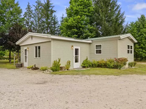 1473 N Lamb, Interlochen, MI 49643 photo 11