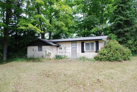 15456 Peninsula, Traverse City, MI 49686