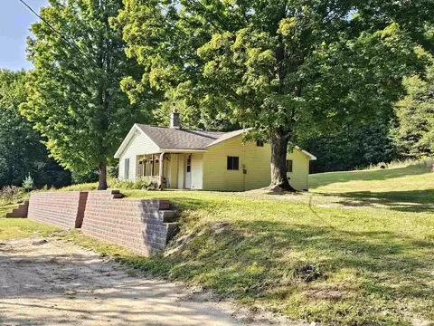 1931 W 16, Mesick, MI 49668