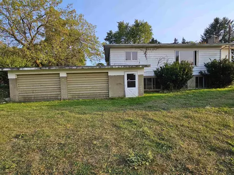 2965 S Winn, Winn, MI 48896
