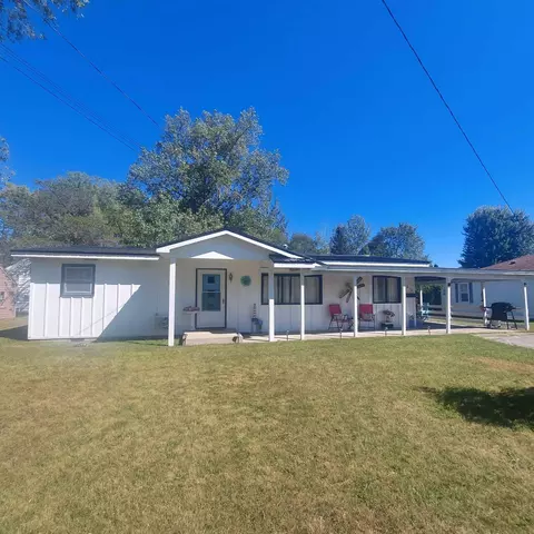 210 N N Lk, Oscoda, MI 48750