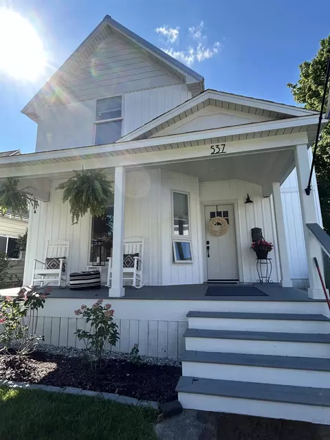 537 W Eleventh, Traverse City, MI 49684