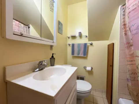 Bath - 6402 S 23 12, Boon, MI 49618 photo 3 of 3