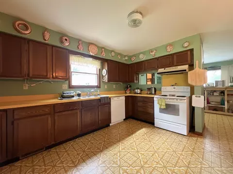 Kitchen - 6402 S 23 12, Boon, MI 49618 photo 1 of 2