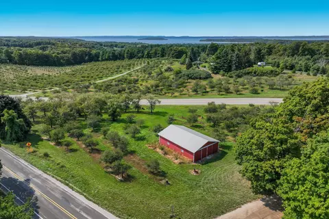 15111 Smokey Holw, Traverse City, MI 49686