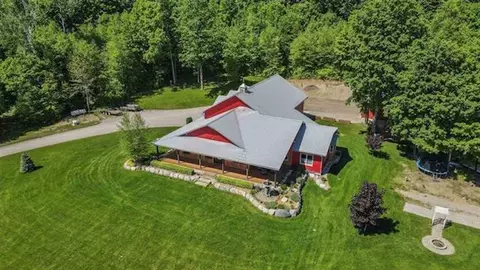 3854 Maxwell, Petoskey, MI 49770 photo 2