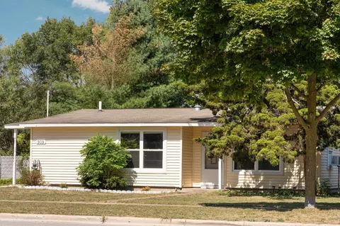 909 Wood, Traverse City, MI 49686